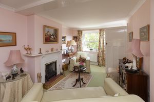 Sitting Room_14WL- click for photo gallery